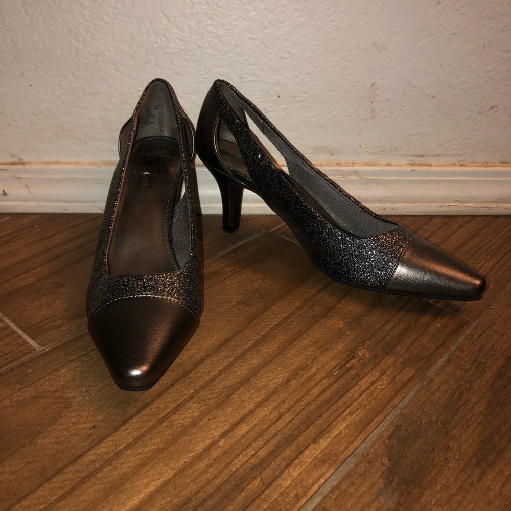 High heels - Picture 2 of 2